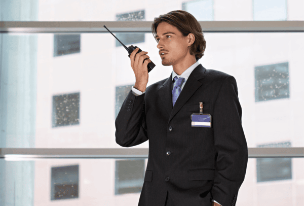 التواصل غير الفعال الذي يؤثر على مشاركة العملاء.